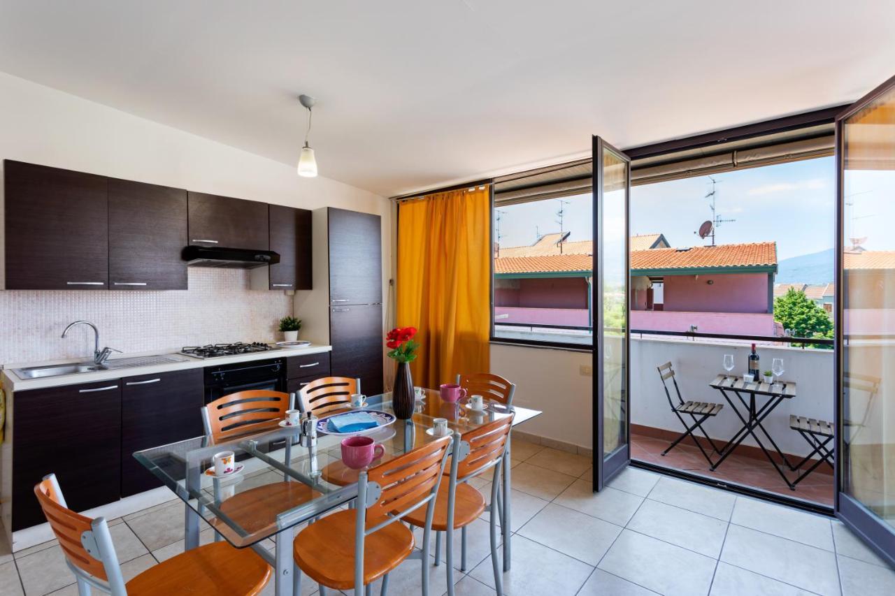 Giardini Naxos Bright Apartments With Balcony Exteriér fotografie
