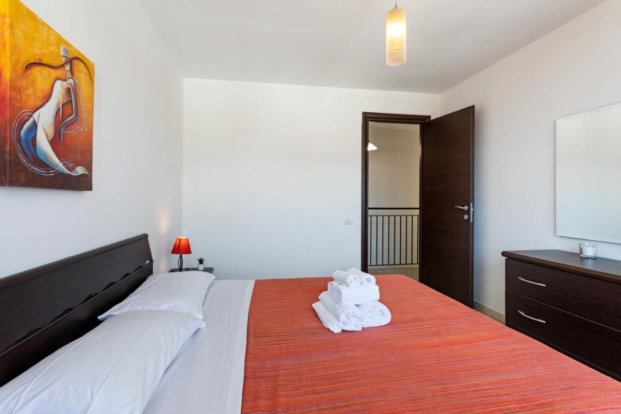 Giardini Naxos Bright Apartments With Balcony Exteriér fotografie